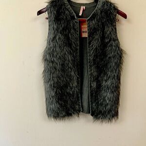 NWT RED CAMEL S Faux Fur Plush Mobwife Vest